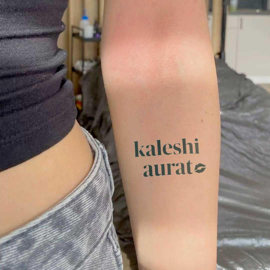Kaleshi Aurat On Arm